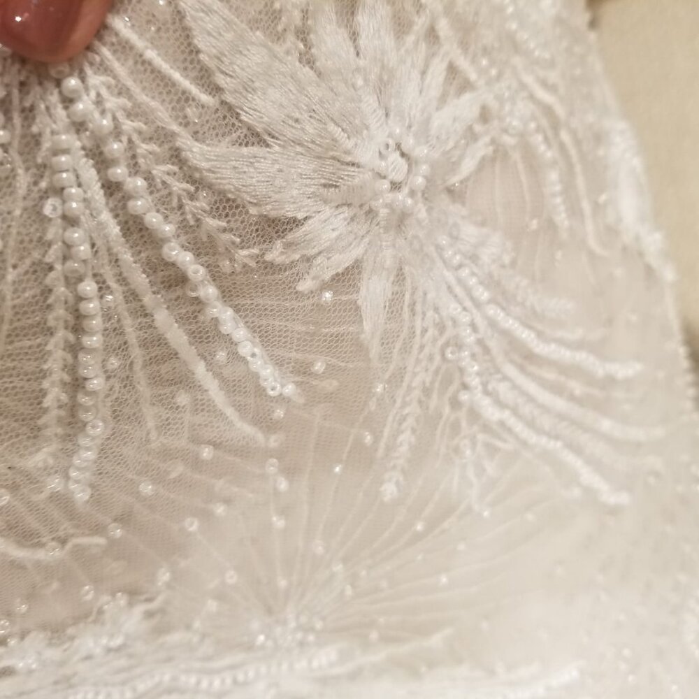 Pronovias LANSBURY wedding dress - Picture 8 of 11